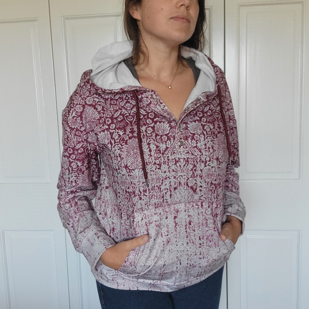 Nwt light red floral Ombre hoodie